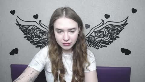 Snapshot of laurahlot chatting on April 2026 06:06:01 AM LauraHlot online show from April 2026 06:06:01 AM