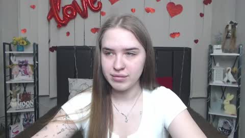 Snapshot of laurahlot chatting on May 2026 05:39:01 PM LauraHlot online show from May 2026 05:39:01 PM