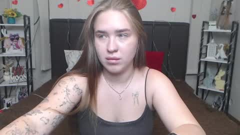 LauraHlot online show from July 2026 06:27:01 AM