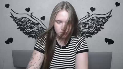 LauraHlot online show from July 2026 05:44:01 PM