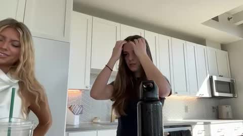 lauramaexo online show from March 2026 05:08:01 PM