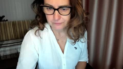 Lauraoven1 online show from December 2025 10:30:01 AM