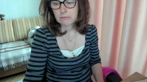 Lauraoven1 online show from May 2026 09:59:02 AM