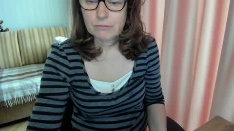Lauraoven1 online show from May 2026 08:43:02 AM