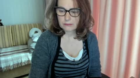 Lauraoven1 online show from May 2026 07:58:01 AM