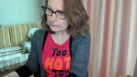 Lauraoven1 online show from May 2026 08:10:02 AM