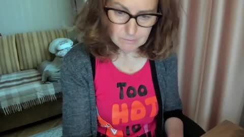Lauraoven1 online show from May 2026 03:22:02 PM