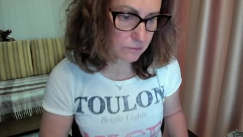 Lauraoven1 online show from May 2026 10:34:02 AM