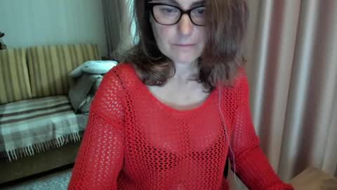 Lauraoven1 online show from June 2026 07:28:01 AM