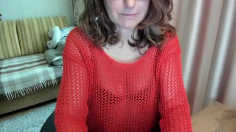Lauraoven1 online show from June 2026 07:00:01 AM