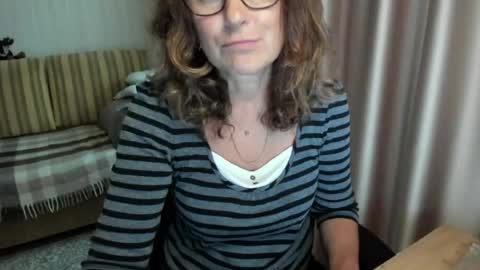 Lauraoven1 online show from July 2026 03:03:02 PM