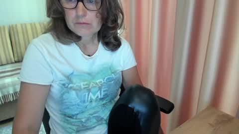 Lauraoven1 online show from July 2026 06:51:01 AM