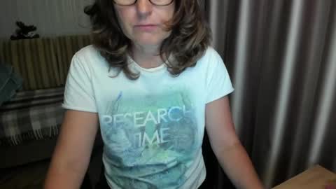 Lauraoven1 online show from July 2026 06:57:01 PM