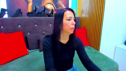 Laura online show from May 2026 03:26:01 AM