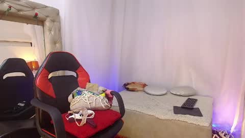 Laura Sofia online show from April 2026 11:05:02 AM