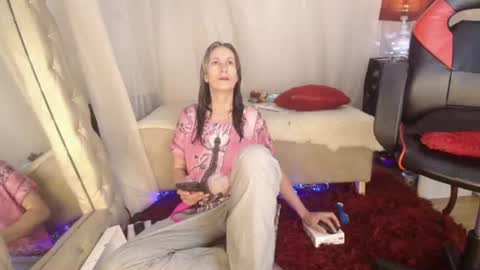 Laura Sofia online show from June 2026 02:14:01 PM