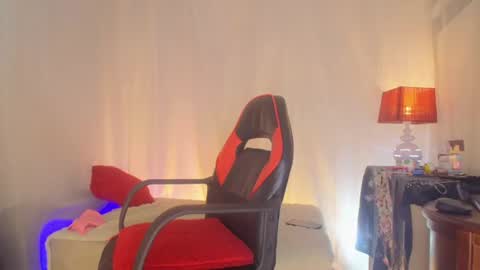 Laura Sofia online show from June 2026 10:42:01 AM