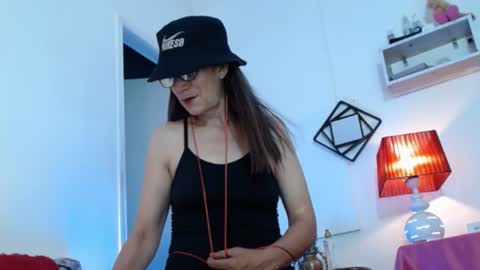 Laura Sofia online show from July 2026 09:54:01 PM