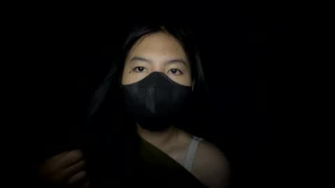 Snapshot of laurasz chatting on April 2026 05:51:01 PM Laura new asian online show from April 2026 05:51:01 PM