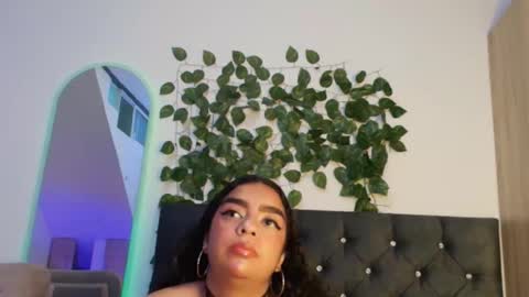 laura online show from May 2026 10:18:02 PM