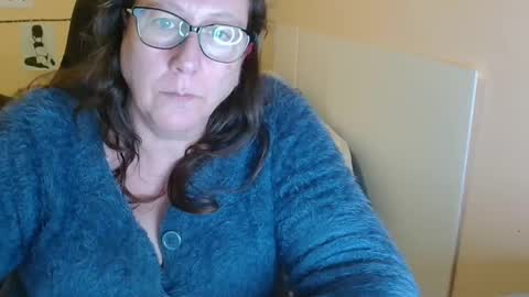 laureanne online show from December 2024 04:29:02 PM