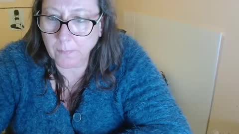 laureanne online show from December 2024 04:06:01 PM