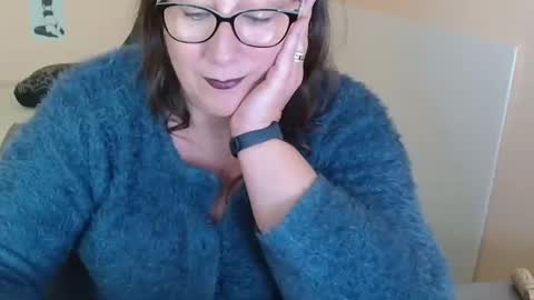 laureanne online show from December 2024 01:49:02 PM