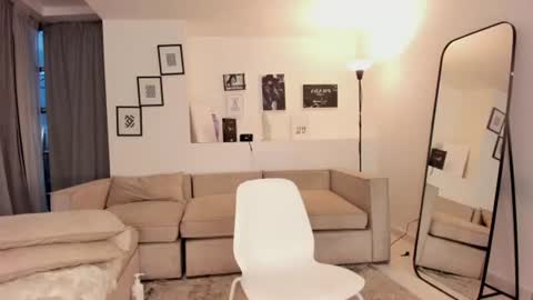 laureen_se online show from July 2026 10:39:01 AM