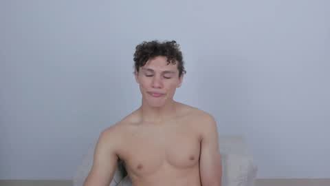 Laureent online show from March 2025 04:25:02 AM