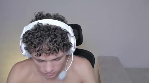 Laureent online show from September 2025 06:41:02 PM