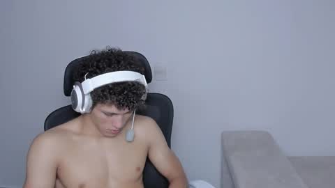 Laureent online show from September 2025 12:16:02 PM