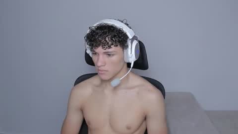 Laureent online show from September 2025 08:30:02 PM