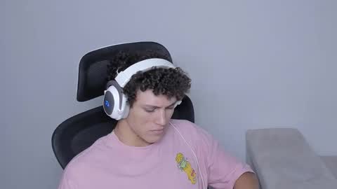 Laureent online show from October 2025 07:06:02 AM