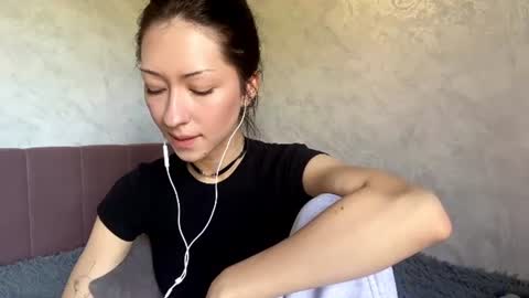 laurelimaino online show from June 2026 01:11:01 PM