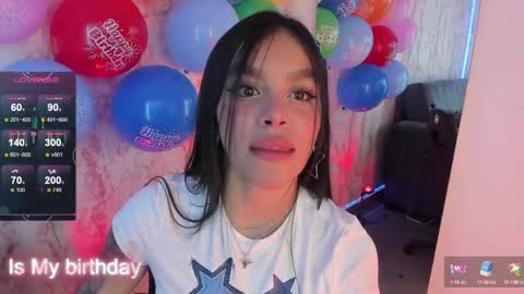 Snapshot of lauren_camila1 chatting on February 2025 03:50:01 AM Lau online show from February 2025 03:50:01 AM