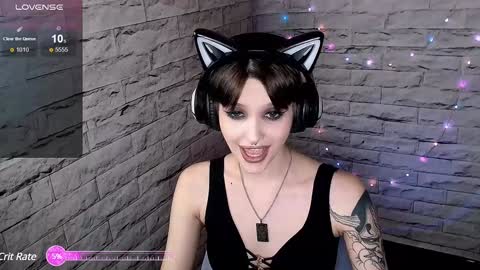 Snapshot of lauren_raquel chatting on January 2025 08:18:02 PM Eva online show from January 2025 08:18:02 PM