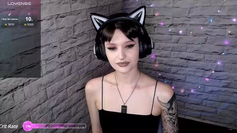 Snapshot of lauren_raquel chatting on January 2025 04:14:02 PM Eva online show from January 2025 04:14:02 PM