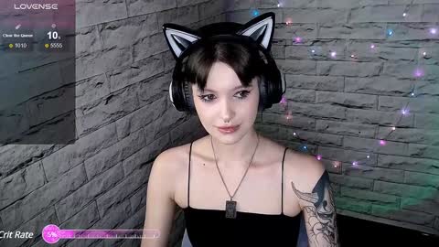 Snapshot of lauren_raquel chatting on January 2025 07:03:01 PM Eva online show from January 2025 07:03:01 PM