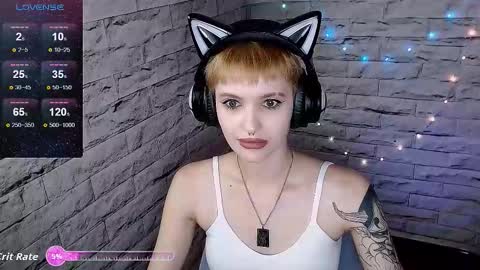 Snapshot of lauren_raquel chatting on September 2025 05:45:01 PM Eva online show from September 2025 05:45:01 PM