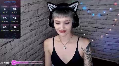 Snapshot of lauren_raquel chatting on September 2025 03:36:01 PM Eva online show from September 2025 03:36:01 PM