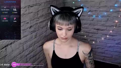 Snapshot of lauren_raquel chatting on October 2025 05:56:01 PM Eva online show from October 2025 05:56:01 PM