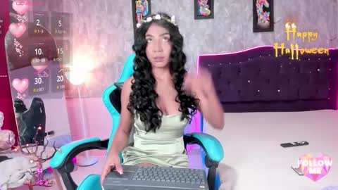 Snapshot of lauren_smiles chatting on October 2025 01:50:02 AM Lulu online show from October 2025 01:50:02 AM