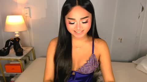 Snapshot of laurenfox16 chatting on June 2026 06:33:02 PM chloe3 online show from June 2026 06:33:02 PM