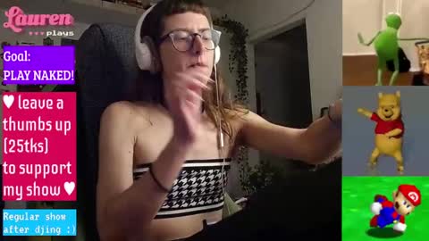 Snapshot of laurenipsumsit chatting on February 2025 12:10:02 AM Lauren online show from February 2025 12:10:02 AM