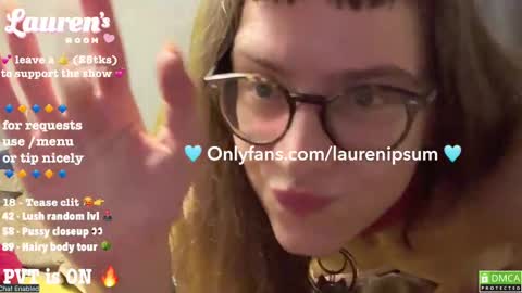 Snapshot of laurenipsumsit chatting on February 2025 02:31:01 AM Lauren online show from February 2025 02:31:01 AM