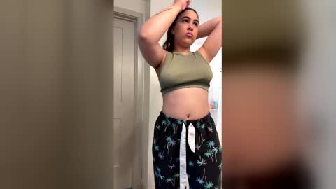 laurenivy online show from April 2026 07:33:02 PM