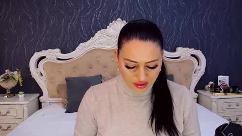 Snapshot of laurenjenssen chatting on October 2025 11:11:01 AM Laura online show from October 2025 11:11:01 AM