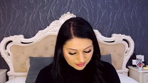 Snapshot of laurenjenssen chatting on November 2025 09:53:01 AM Laura online show from November 2025 09:53:01 AM