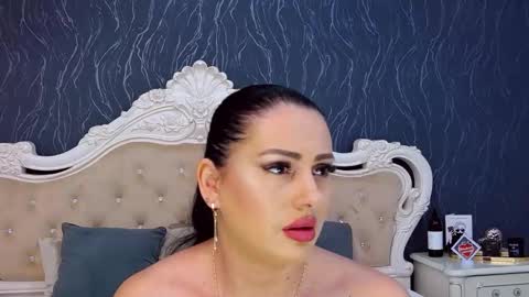 Snapshot of laurenjenssen chatting on December 2025 03:54:01 PM Laura online show from December 2025 03:54:01 PM