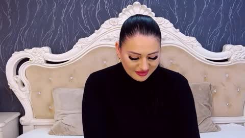 Snapshot of laurenjenssen chatting on December 2025 05:51:02 PM Laura online show from December 2025 05:51:02 PM